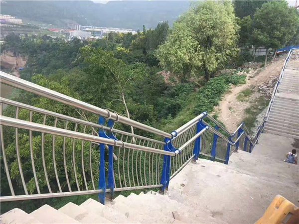荣昌不锈钢桥梁栏杆